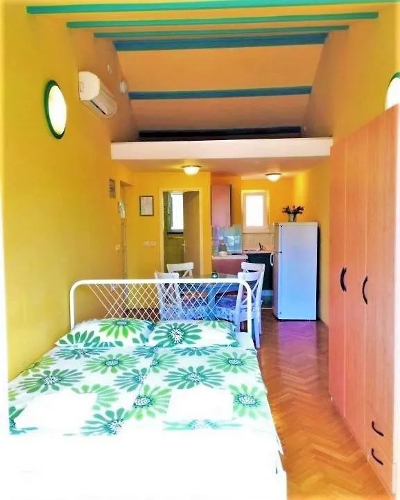 Apartments Nautilus Пула