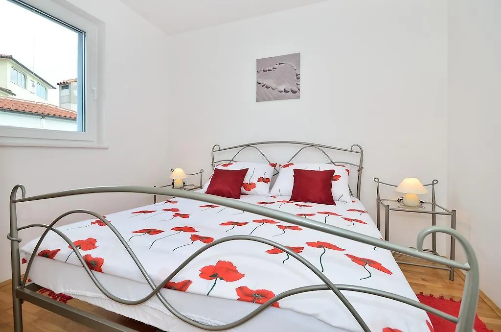 Apartments Nautilus Пула