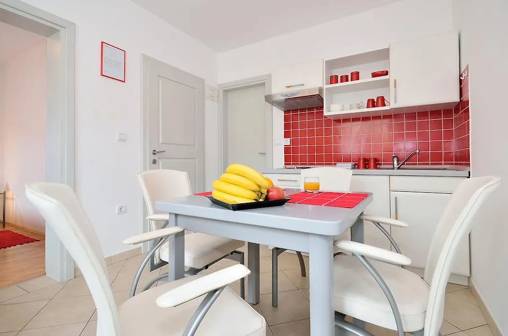 Apartments Nautilus بولا
