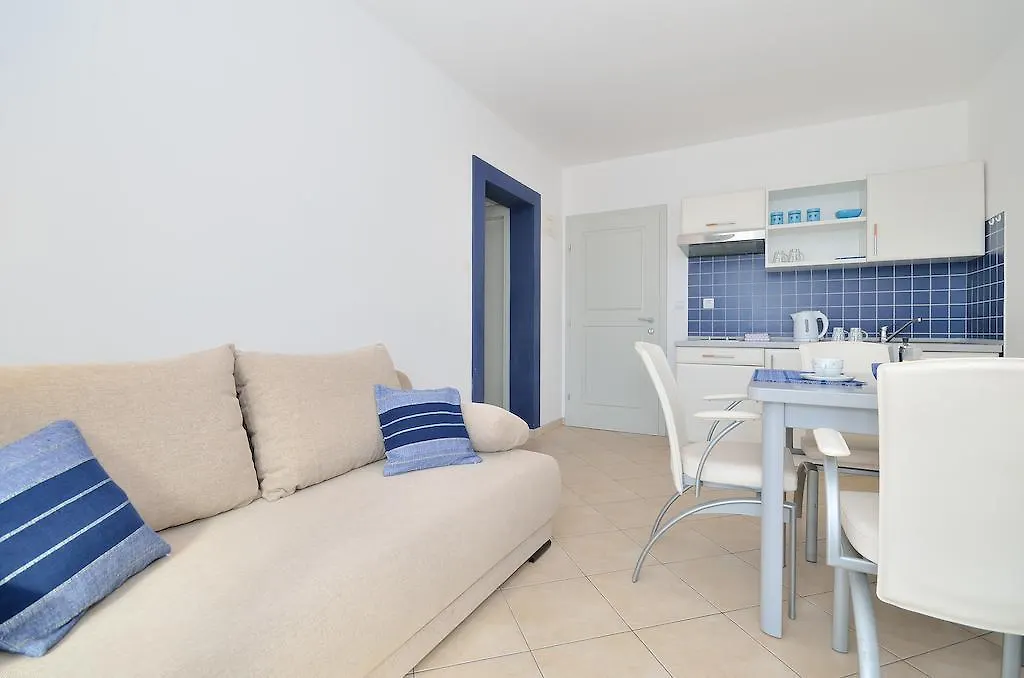 Apartments Nautilus Пула 0*,