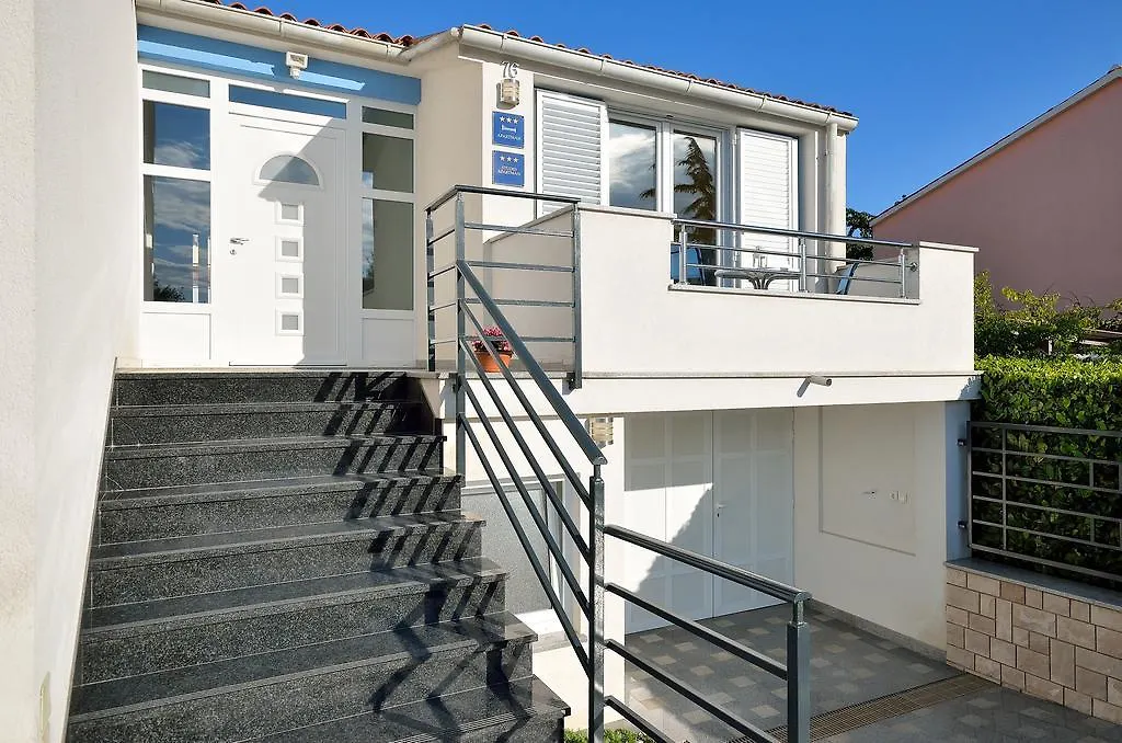 Apartments Nautilus بولا