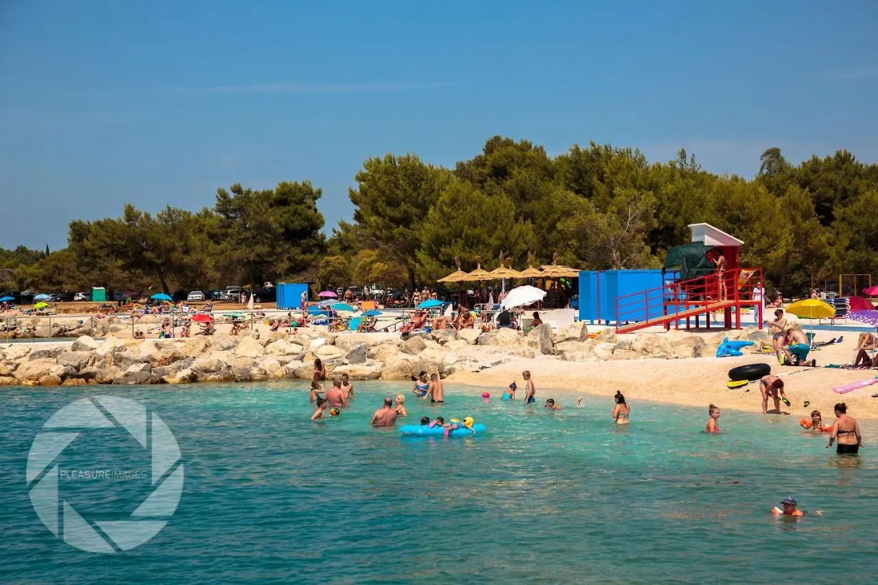 Apartments Nautilus بولا